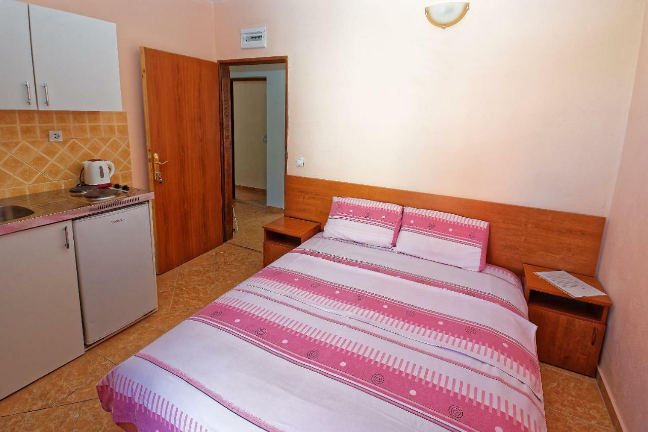 Apartments Ajla อัตเจฮะห์ ภายนอก รูปภาพ